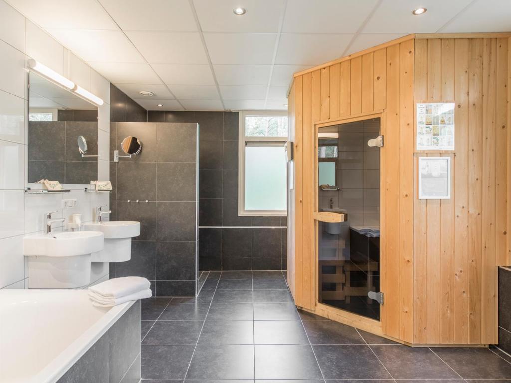 Comfort 6-Person Dog Bungalow In The Holiday Park Landal Heideheuvel Beekbergen Cameră foto