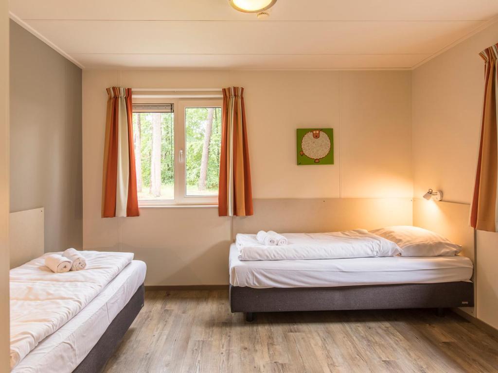 Comfort 6-Person Dog Bungalow In The Holiday Park Landal Heideheuvel Beekbergen Cameră foto