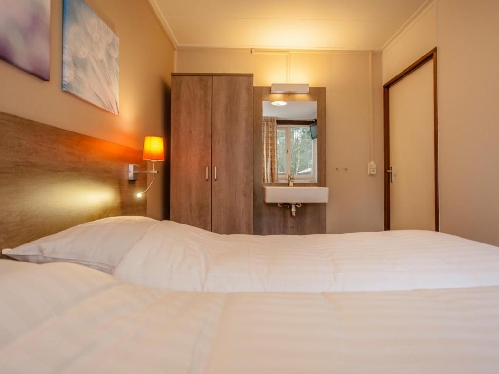 Comfort 6-Person Dog Bungalow In The Holiday Park Landal Heideheuvel Beekbergen Cameră foto